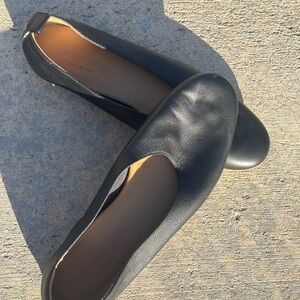 Everlane ballet flats in black leather